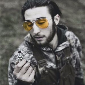 Meet your Posher, Hunter